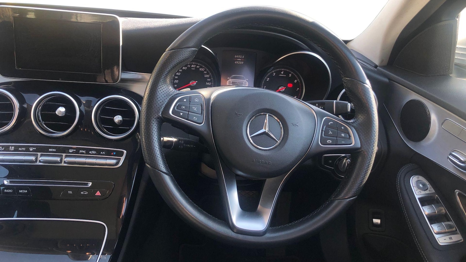 Used Mercedes-Benz C Class 2018 for sale - 76413686: Photo 9