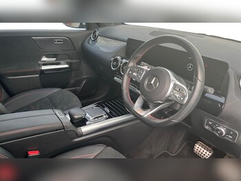 Used Mercedes-Benz GLA 2021 for sale - 77304776: Photo