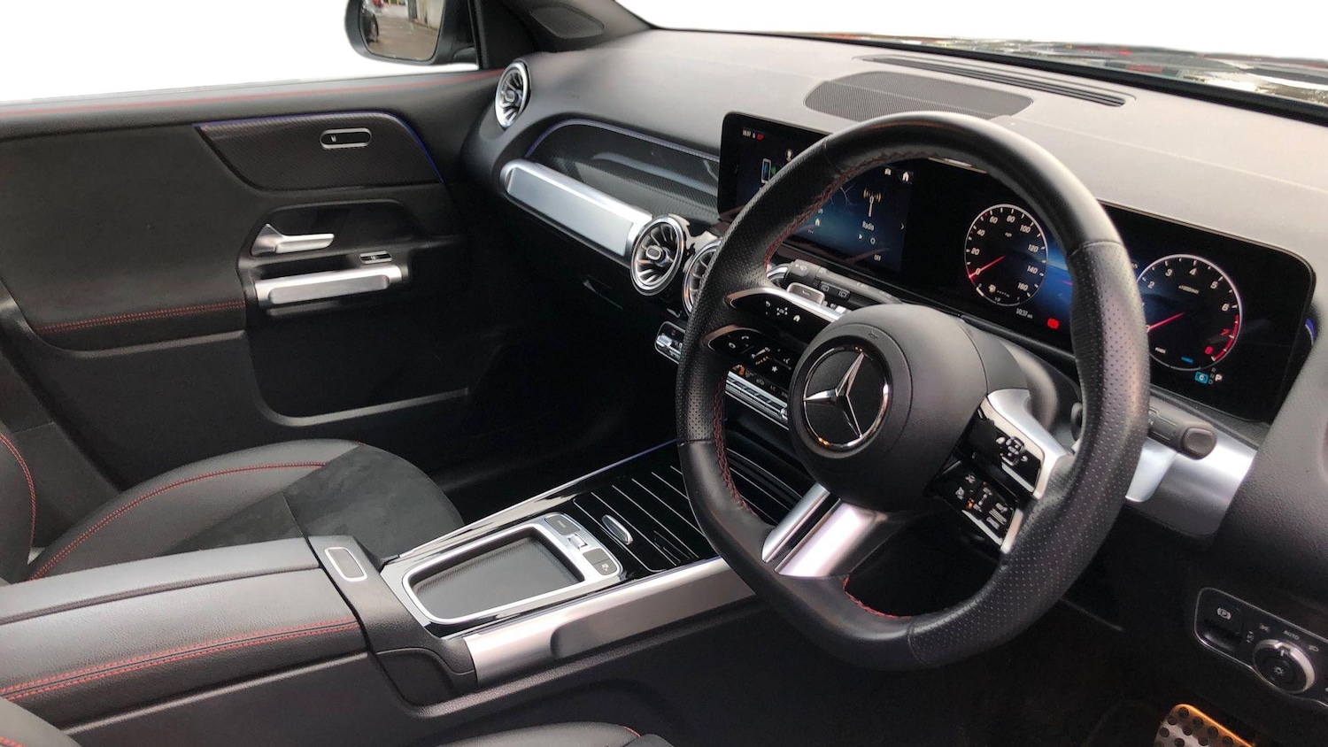 Used Mercedes-Benz GLB 2024 for sale - 77517629: Photo 3