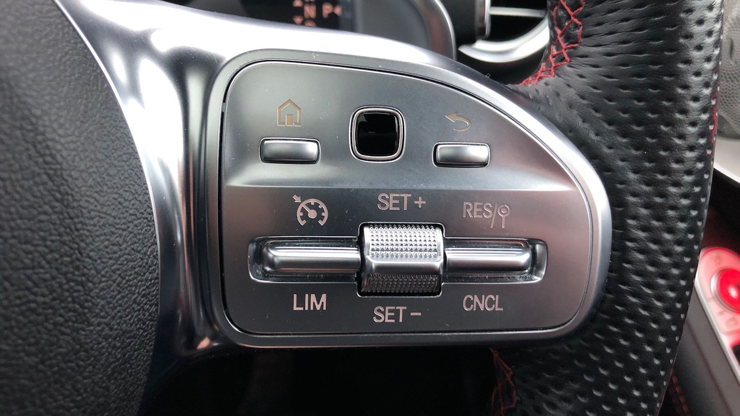 Used Mercedes-Benz GLC 2023 for sale - 77024155: Photo 36