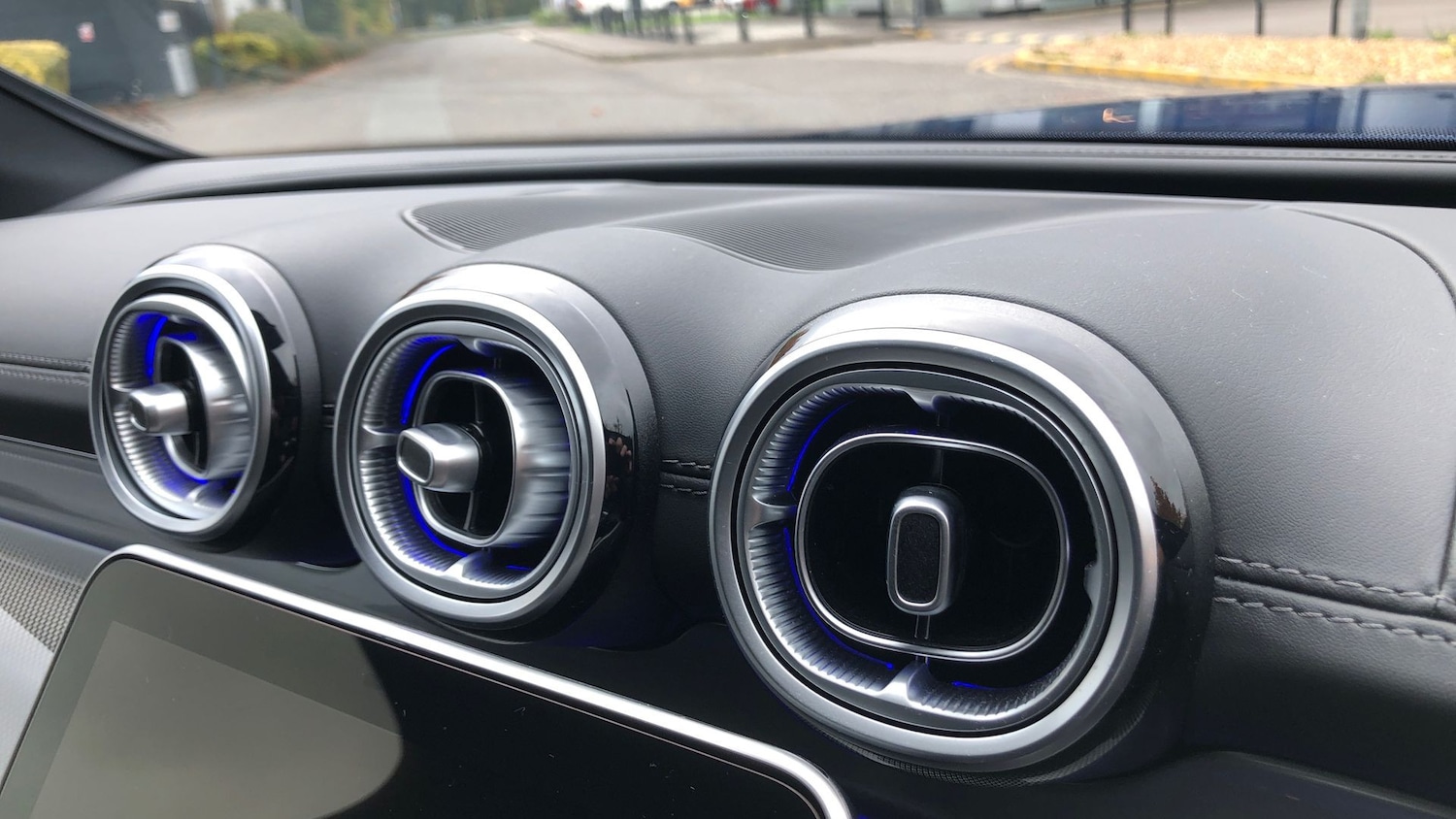 Used Mercedes-Benz GLC 2024 for sale - 76413719: Photo 28