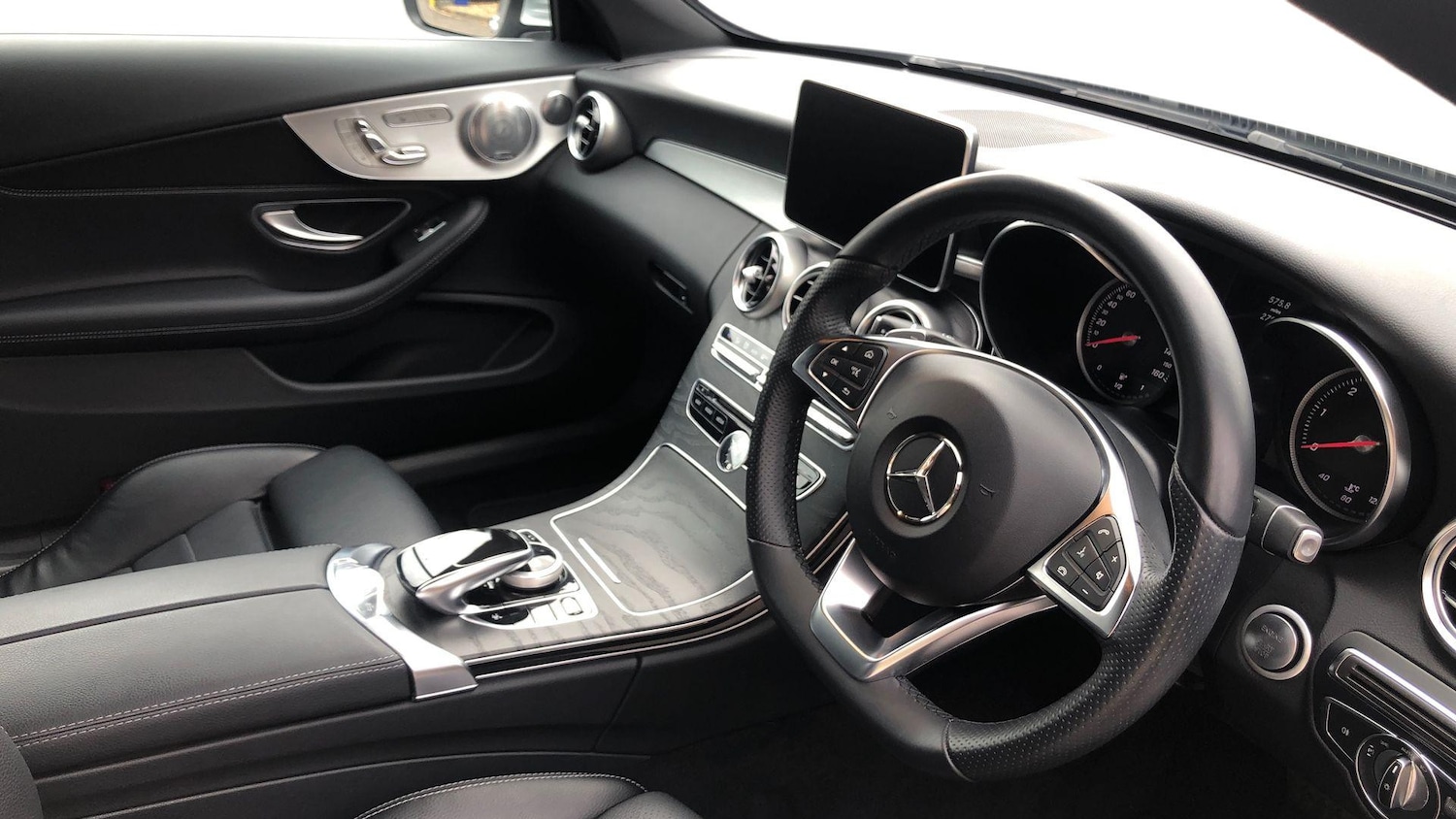 Used Mercedes-Benz C Class 2017 for sale - 76413538: Photo 3