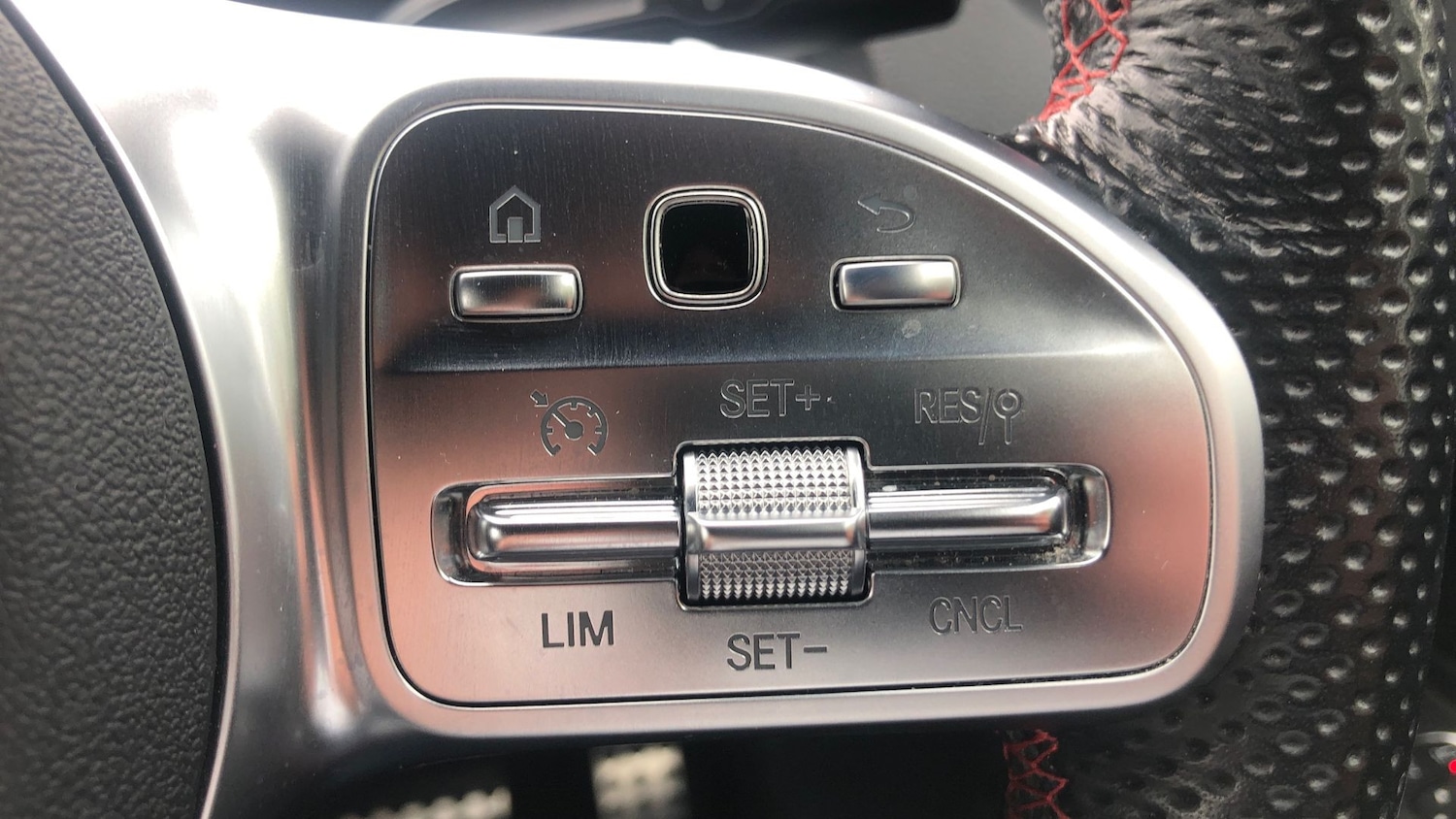 Used Mercedes-Benz GLB 2023 for sale - 76413651: Photo 25