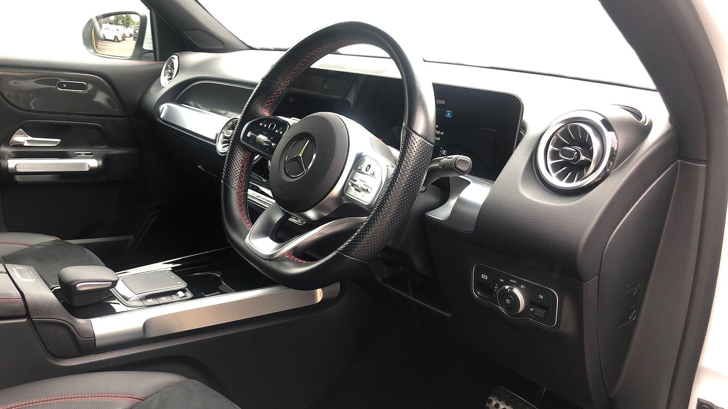 Used Mercedes-Benz GLB 2023 for sale - 76413651: Photo 3