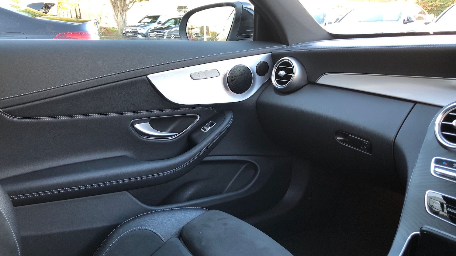 Used Mercedes-Benz C Class 2018 for sale - 76413571: Photo 25