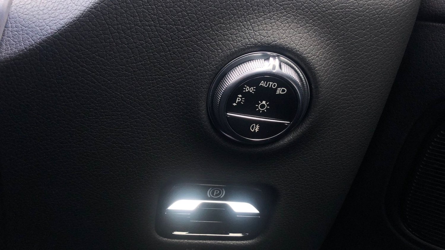 Used Mercedes-Benz GLC 2024 for sale - 76413678: Photo 13