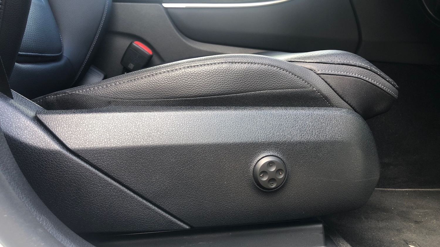 Used Mercedes-Benz GLC 2024 for sale - 76413678: Photo 39