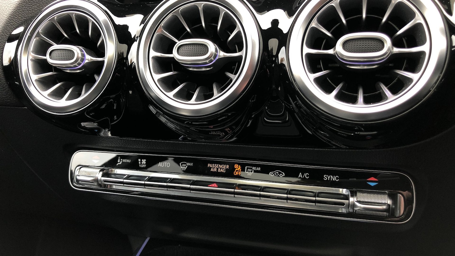 Used Mercedes-Benz GLA 2020 for sale - 76413842: Photo 32