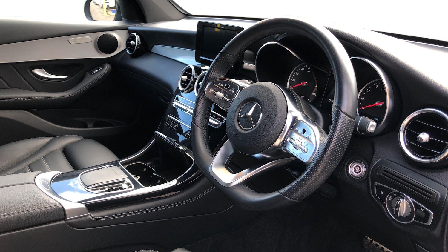 Used Mercedes-Benz GLC 2020 for sale - 76413470: Photo 3