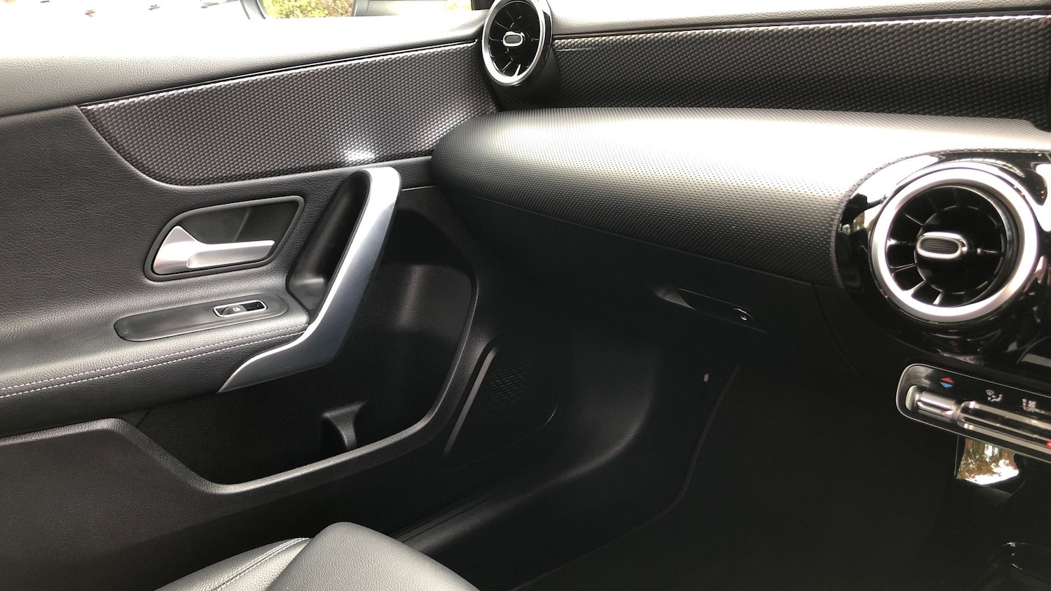 Used Mercedes-Benz A-Class 2019 for sale - 76413765: Photo 32