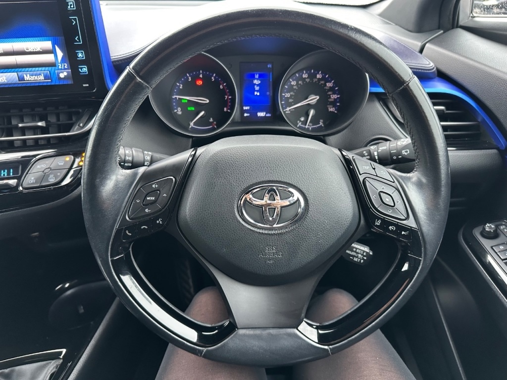 Used Toyota C-HR 2017 for sale - 76840514: Photo 4