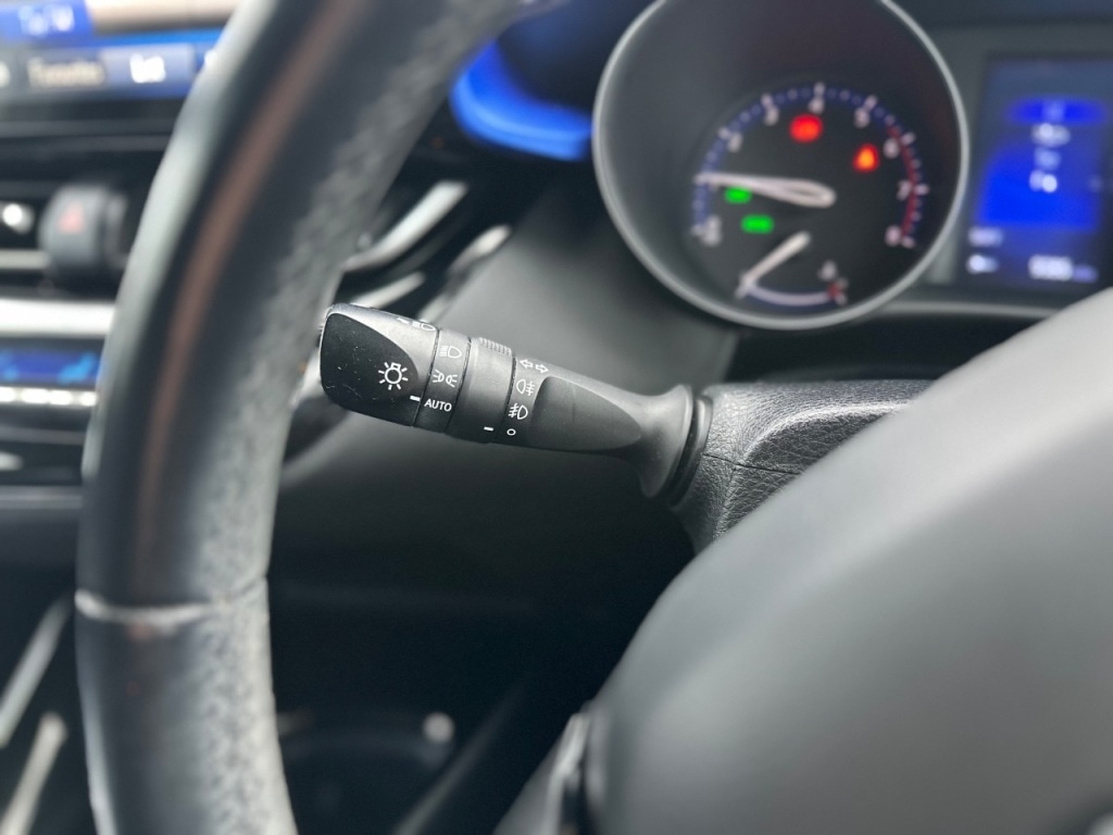 Used Toyota C-HR 2017 for sale - 76840514: Photo 9