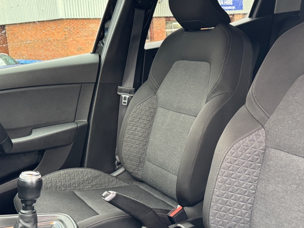 Used Renault Clio 2020 for sale - 76836135: Photo 37