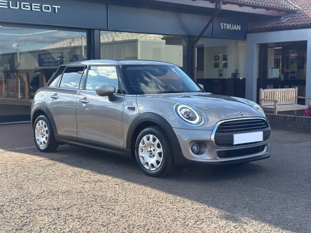 Used MINI Hatch 2019 for sale - 76840459: Photo 1
