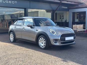 Used MINI Hatch 2019 for sale - 76840459: Photo