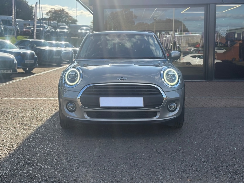 Used MINI Hatch 2019 for sale - 76840459: Photo 2