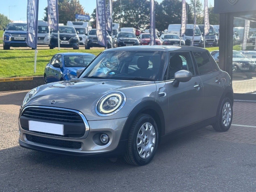Used MINI Hatch 2019 for sale - 76840459: Photo 3