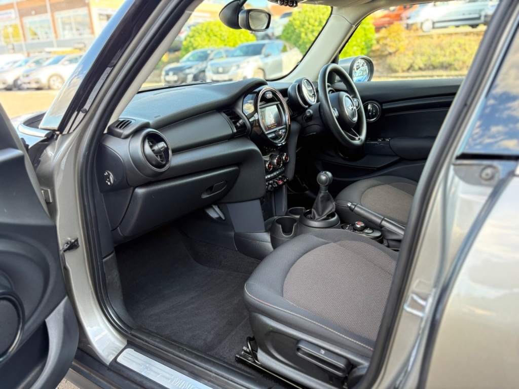 Used MINI Hatch 2019 for sale - 76840459: Photo 30