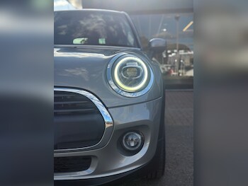 Used MINI Hatch 2019 for sale - 76840459: Photo
