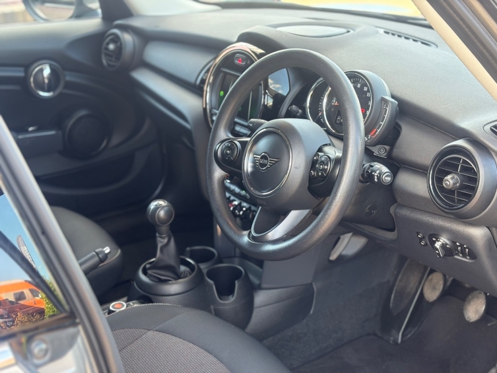 Used MINI Hatch 2019 for sale - 76840459: Photo 6