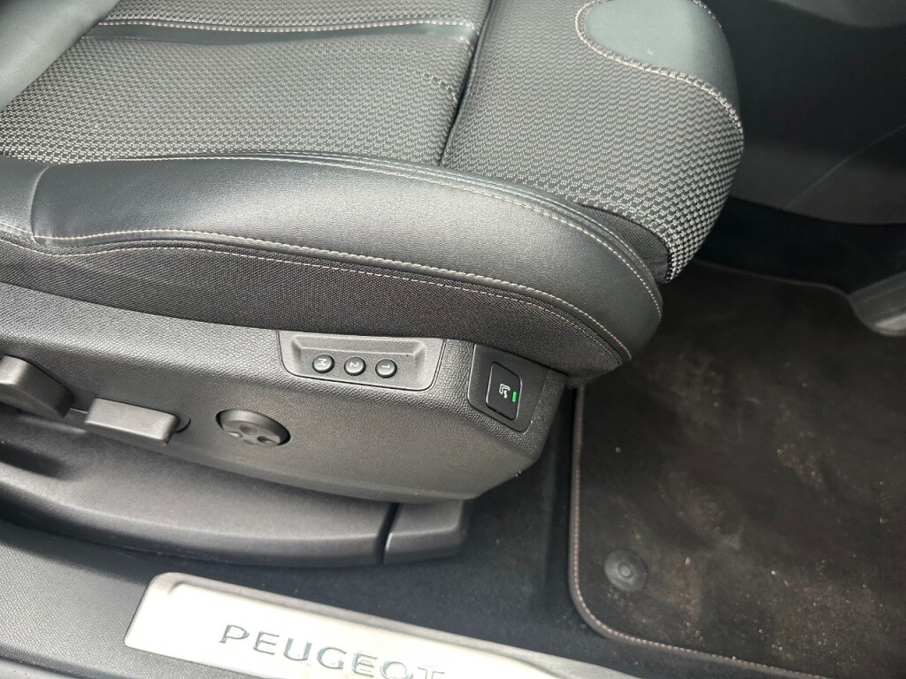 Used Peugeot 3008 2022 for sale - 77676107: Photo 9