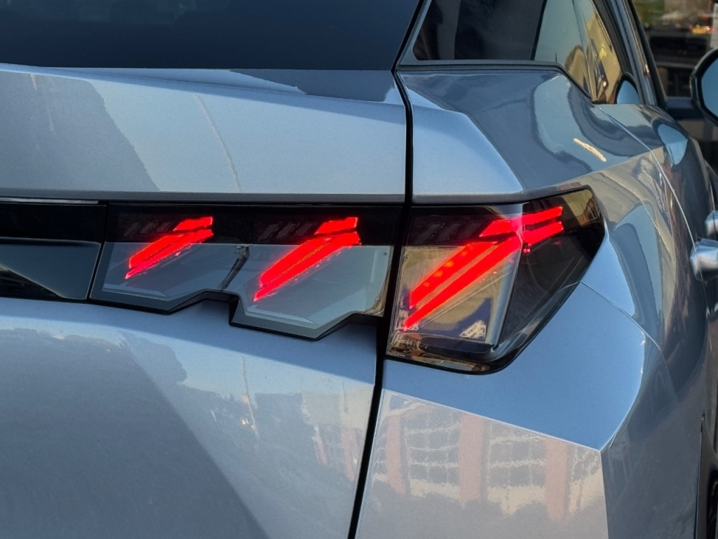 Used Peugeot E-3008 2025 for sale - 77095879: Photo 25