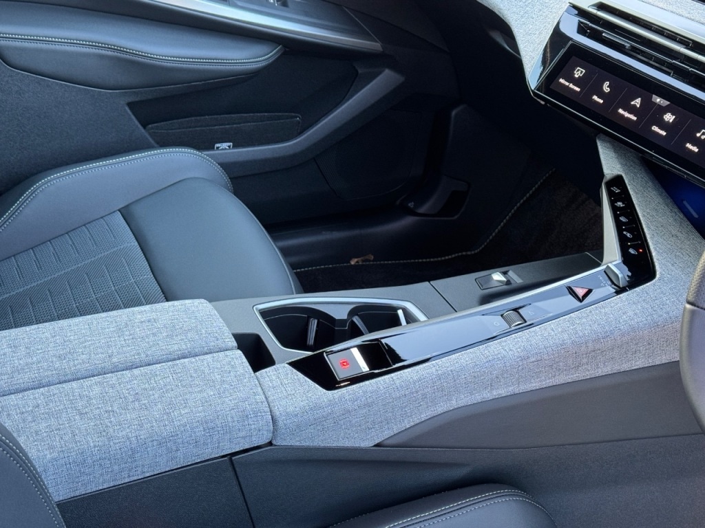 Used Peugeot E-3008 2025 for sale - 77095879: Photo 30