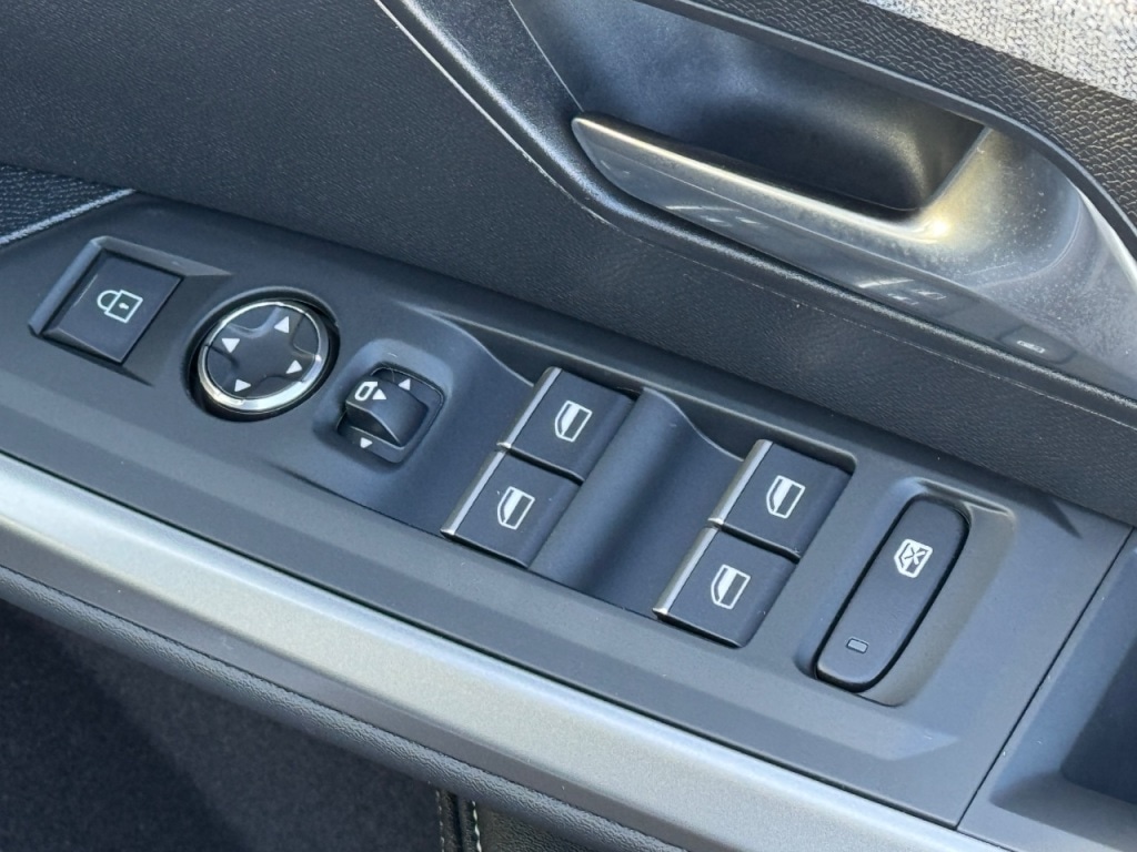 Used Peugeot E-3008 2025 for sale - 77095879: Photo 32