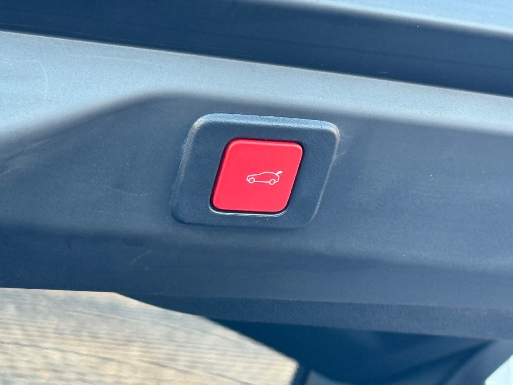 Used Peugeot E-3008 2025 for sale - 77095879: Photo 57