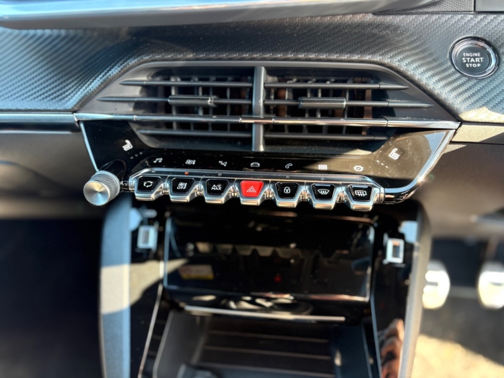 Used Peugeot 2008 2021 for sale - 76830473: Photo 18