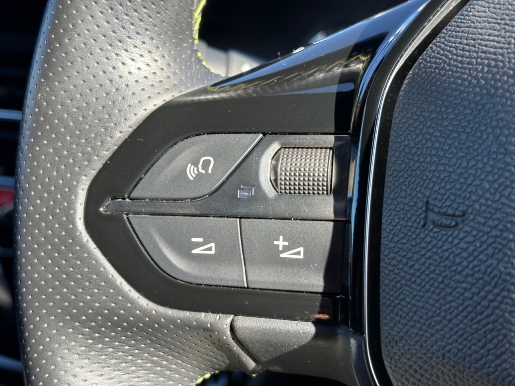 Used Peugeot 2008 2021 for sale - 76830473: Photo 24