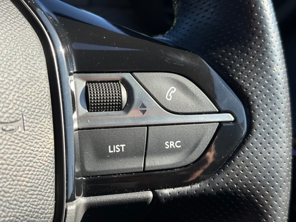 Used Peugeot 2008 2021 for sale - 76830473: Photo 25