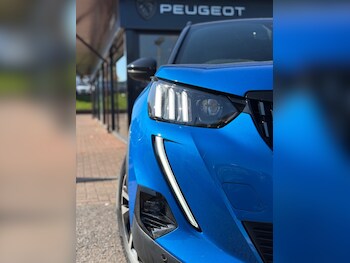 Used Peugeot 2008 2021 for sale - 76830473: Photo