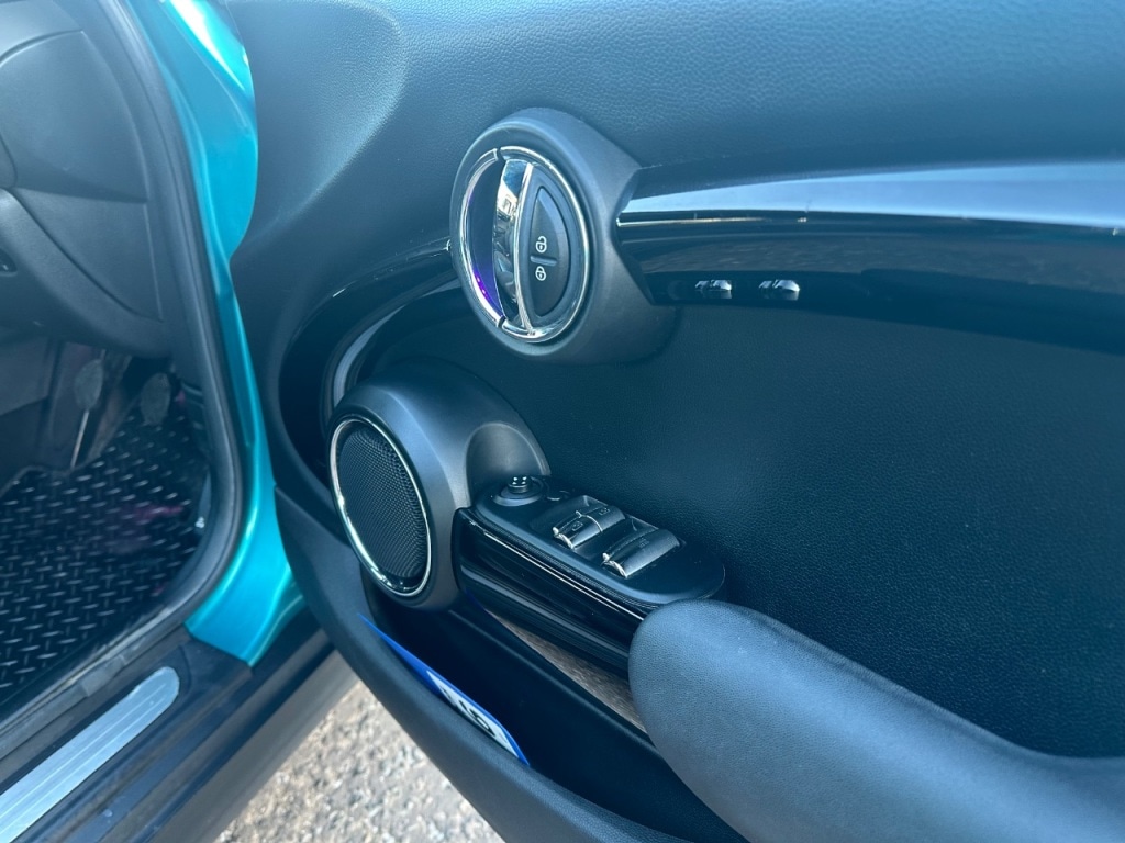 Used MINI Convertible 2017 for sale - 77095878: Photo 8