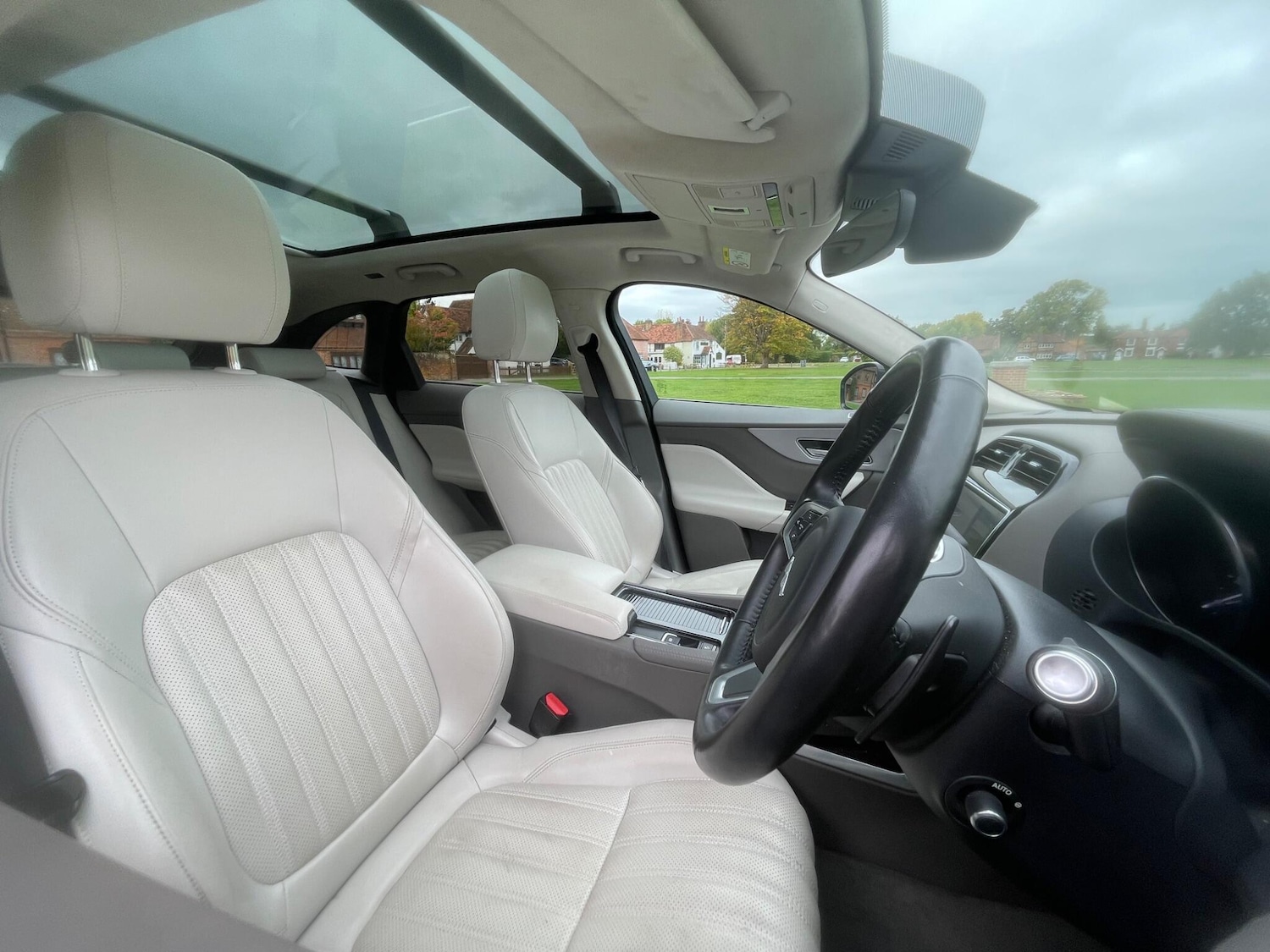 Used Jaguar F-Pace 2019 for sale - 76579736: Photo 26