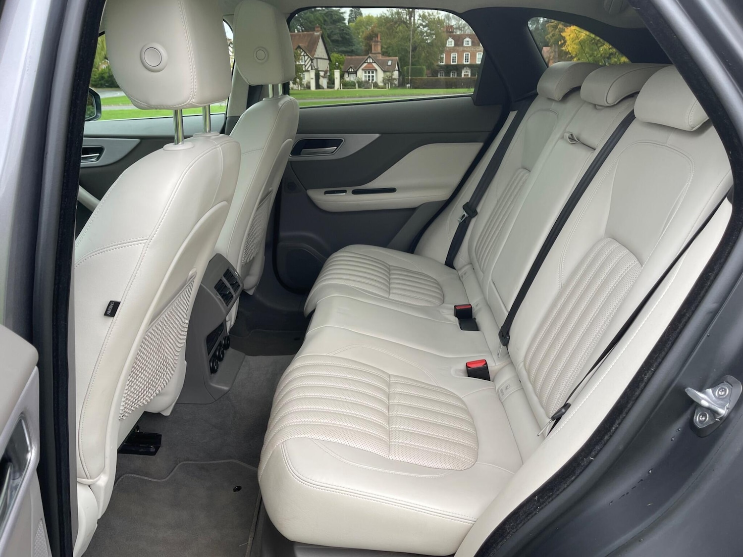 Used Jaguar F-Pace 2019 for sale - 76579736: Photo 30