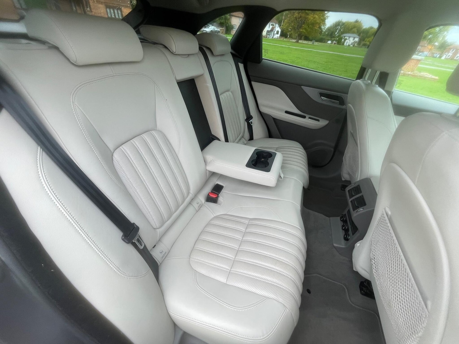 Used Jaguar F-Pace 2019 for sale - 76579736: Photo 31