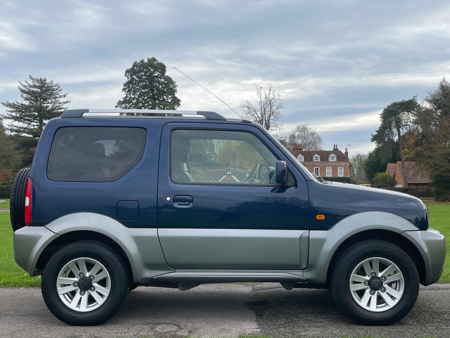 Used Suzuki Jimny 2010 for sale - 76579738: Photo 15