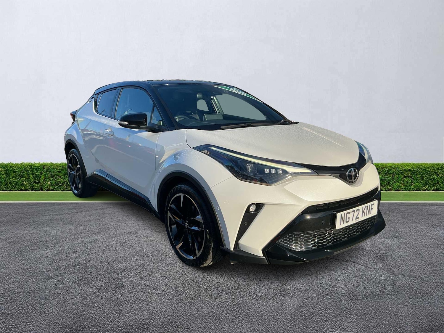 Used Toyota C-HR 2023 for sale - 76382632: Photo 1