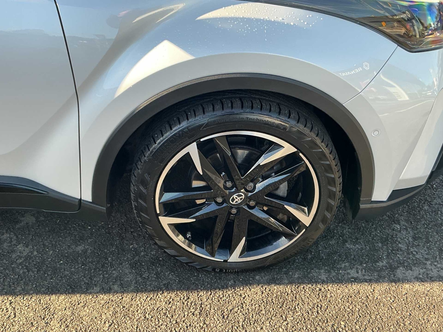 Used Toyota C-HR 2023 for sale - 76382632: Photo 6