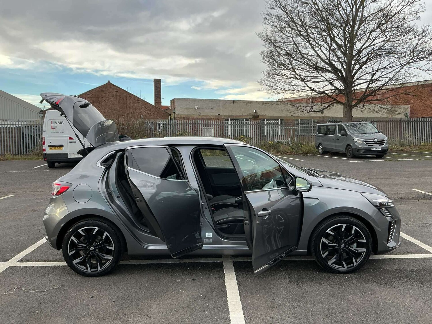 Used Renault Clio 2024 for sale - 77487561: Photo 32