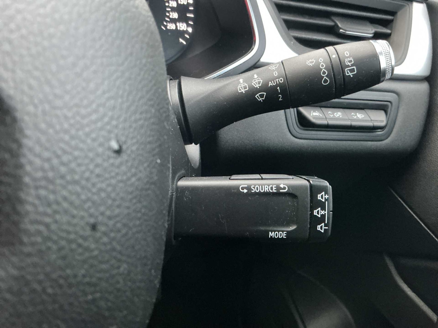 Used Renault Captur 2020 for sale - 76554278: Photo 26