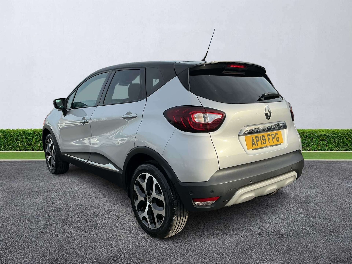 Used Renault Captur 2019 for sale - 78196558: Photo 2