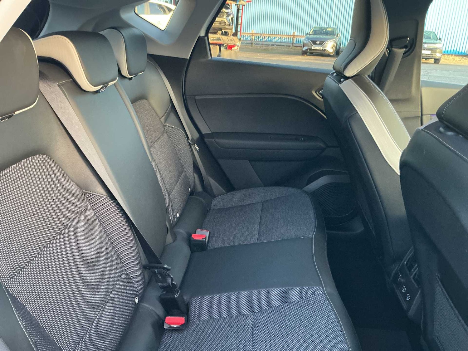 Used Renault Captur 2022 for sale - 76864063: Photo 15