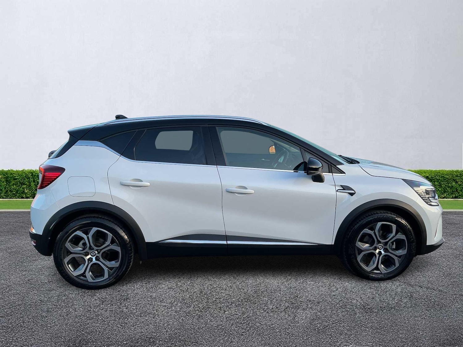 Used Renault Captur 2022 for sale - 76864063: Photo 3