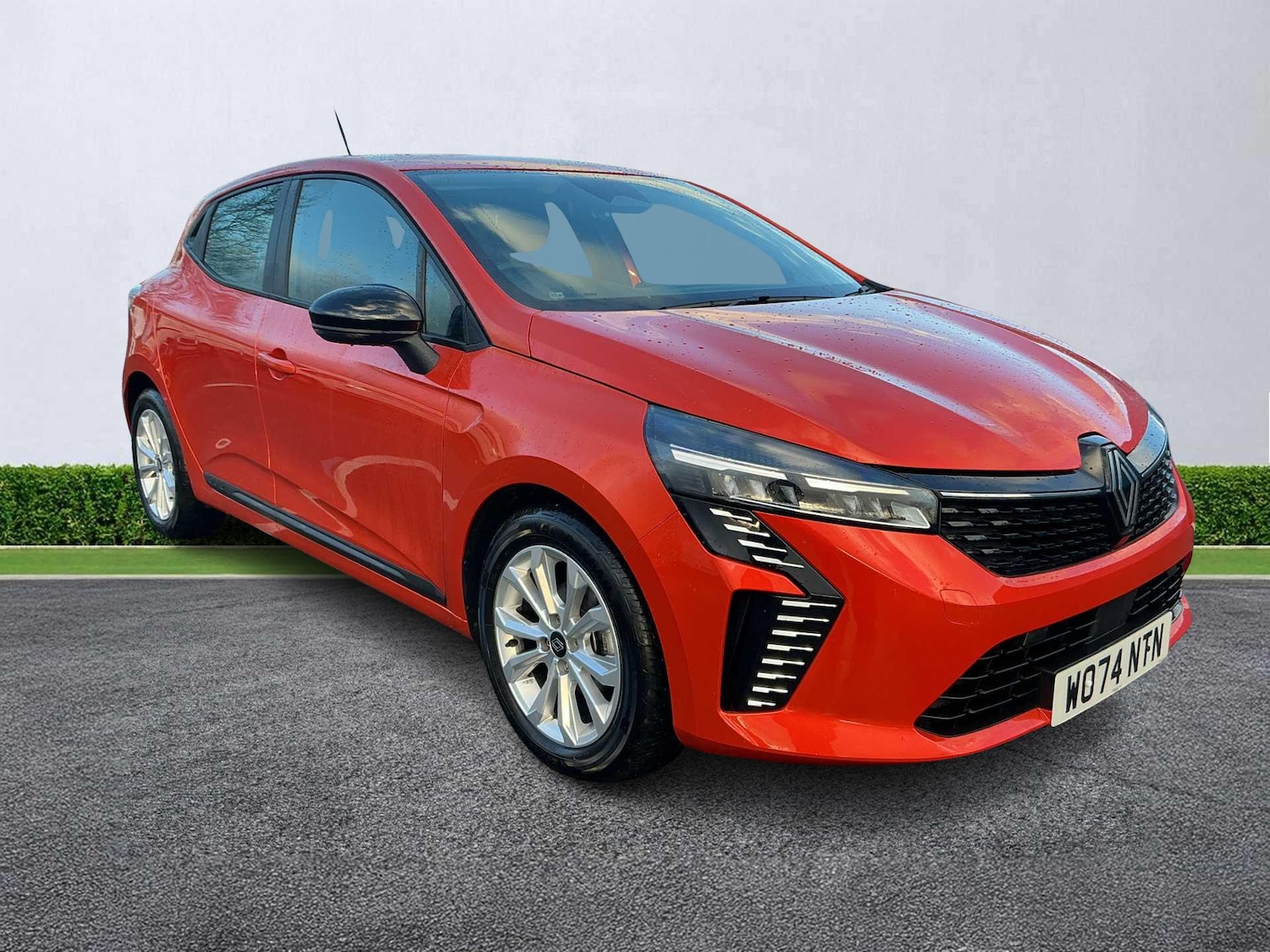 Used Renault Clio 2025 for sale - 76969964: Photo 1