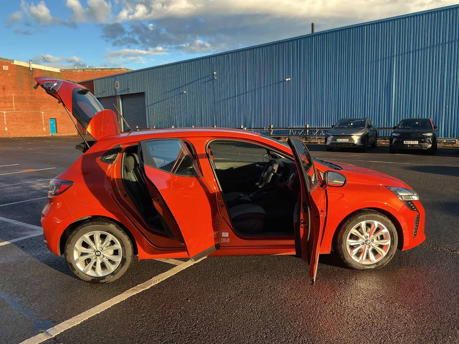 Used Renault Clio 2025 for sale - 76969964: Photo 32