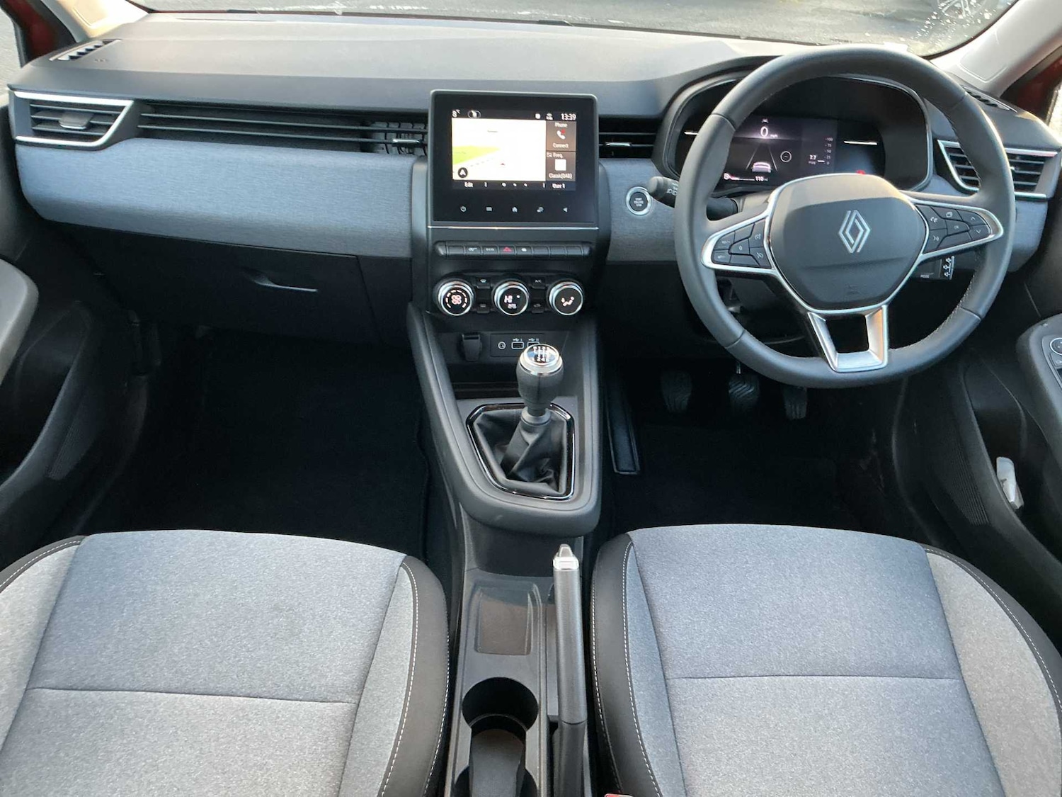 Used Renault Clio 2025 for sale - 76969964: Photo 8