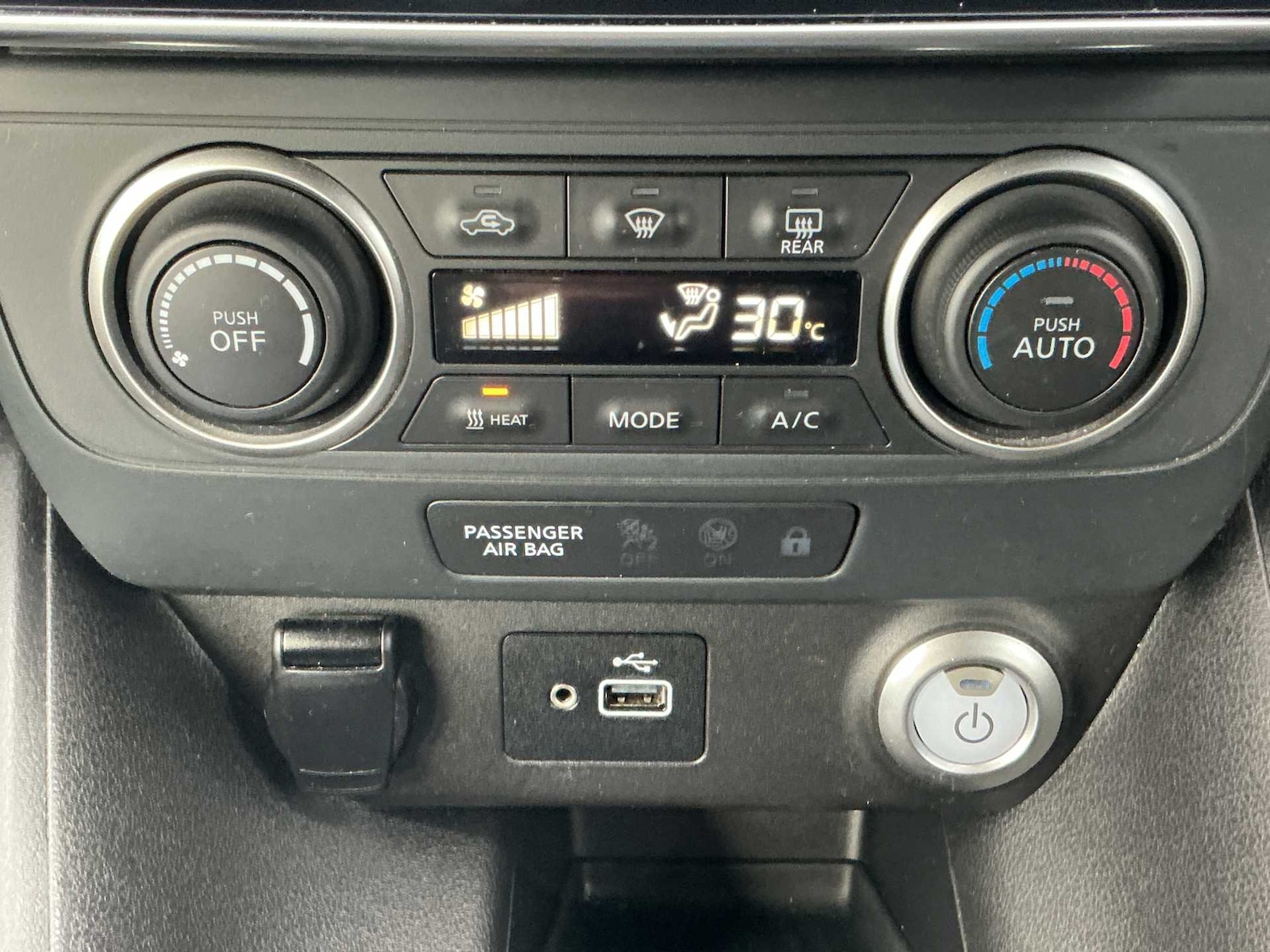 Used Nissan Leaf 2022 for sale - 76643584: Photo 11