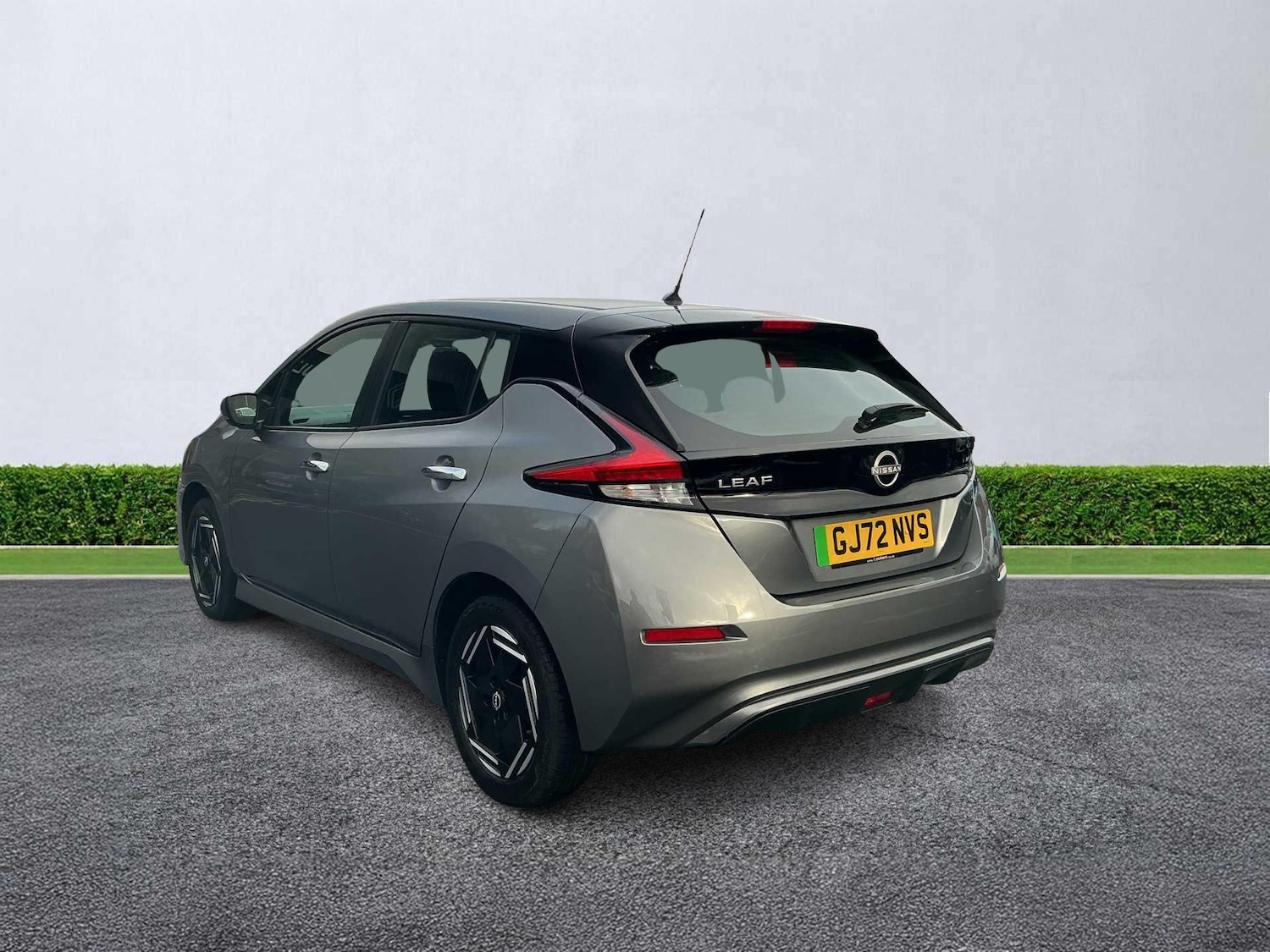 Used Nissan Leaf 2022 for sale - 76643584: Photo 2